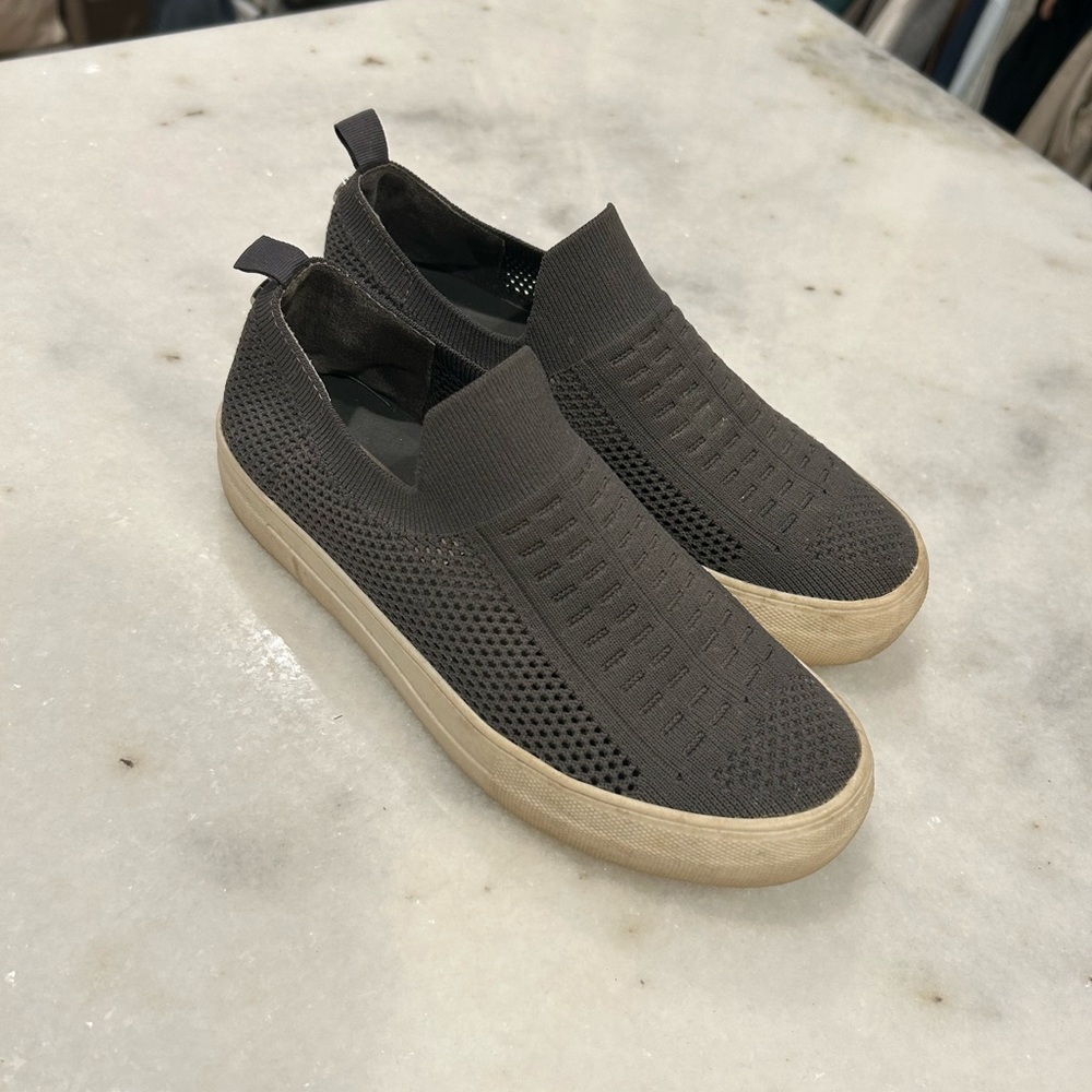 Men's Black Slip-On Sneakers